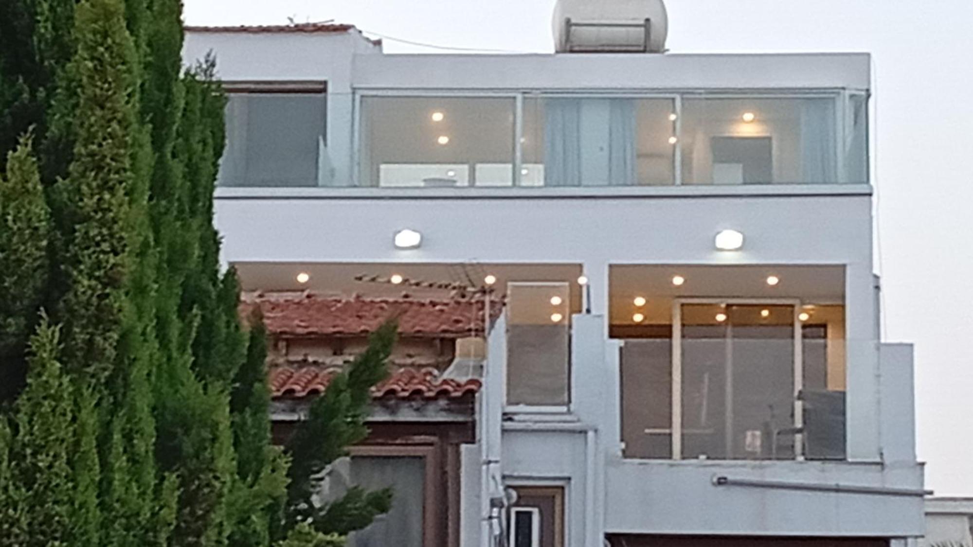 Freminore Sky Aprtments Ajía Nápa